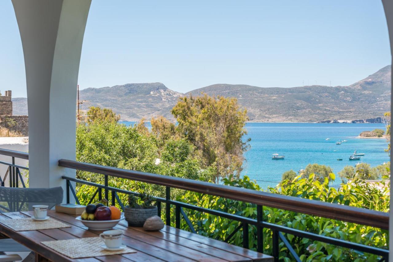 Areti'S Milos Guesthouses 아다마스 외부 사진
