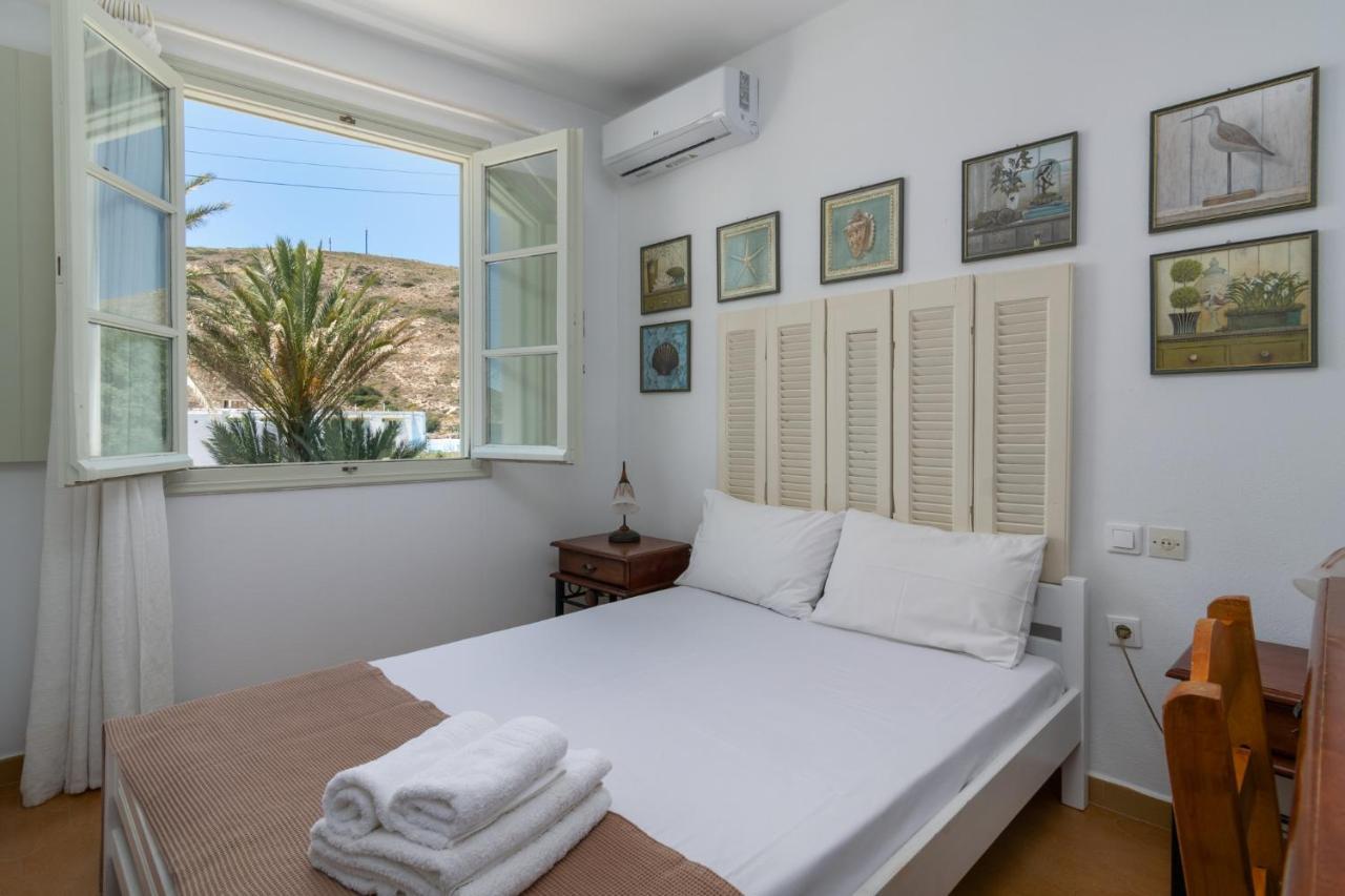 Areti'S Milos Guesthouses 아다마스 외부 사진