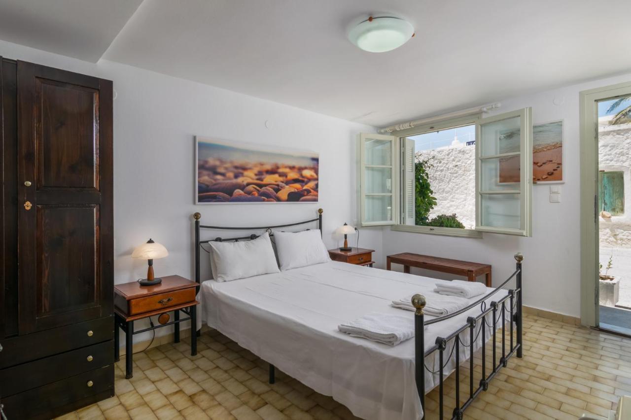 Areti'S Milos Guesthouses 아다마스 외부 사진