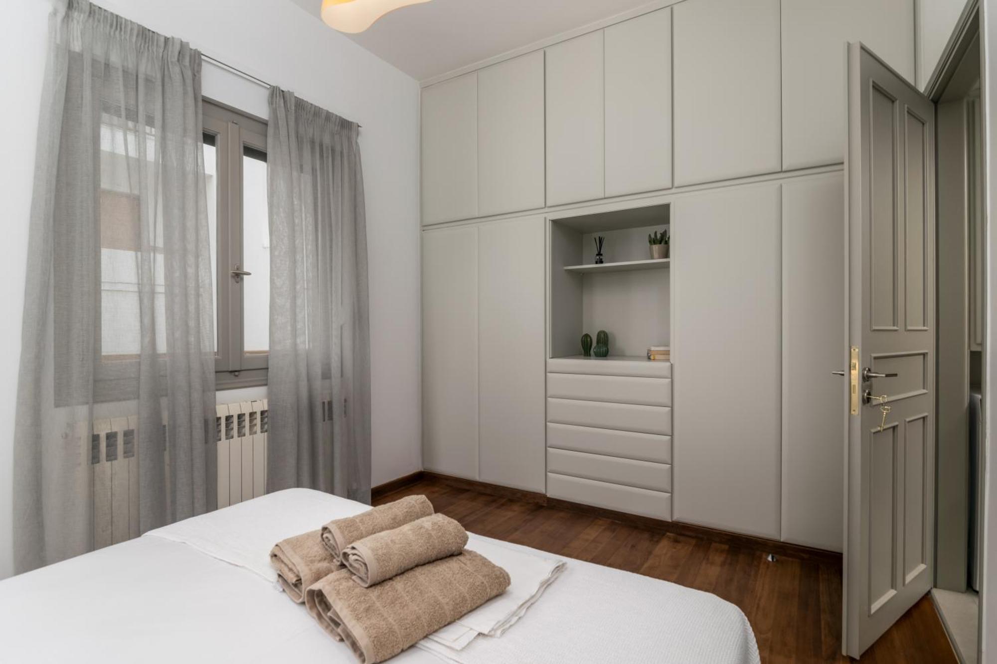 Areti'S Milos Guesthouses 아다마스 외부 사진