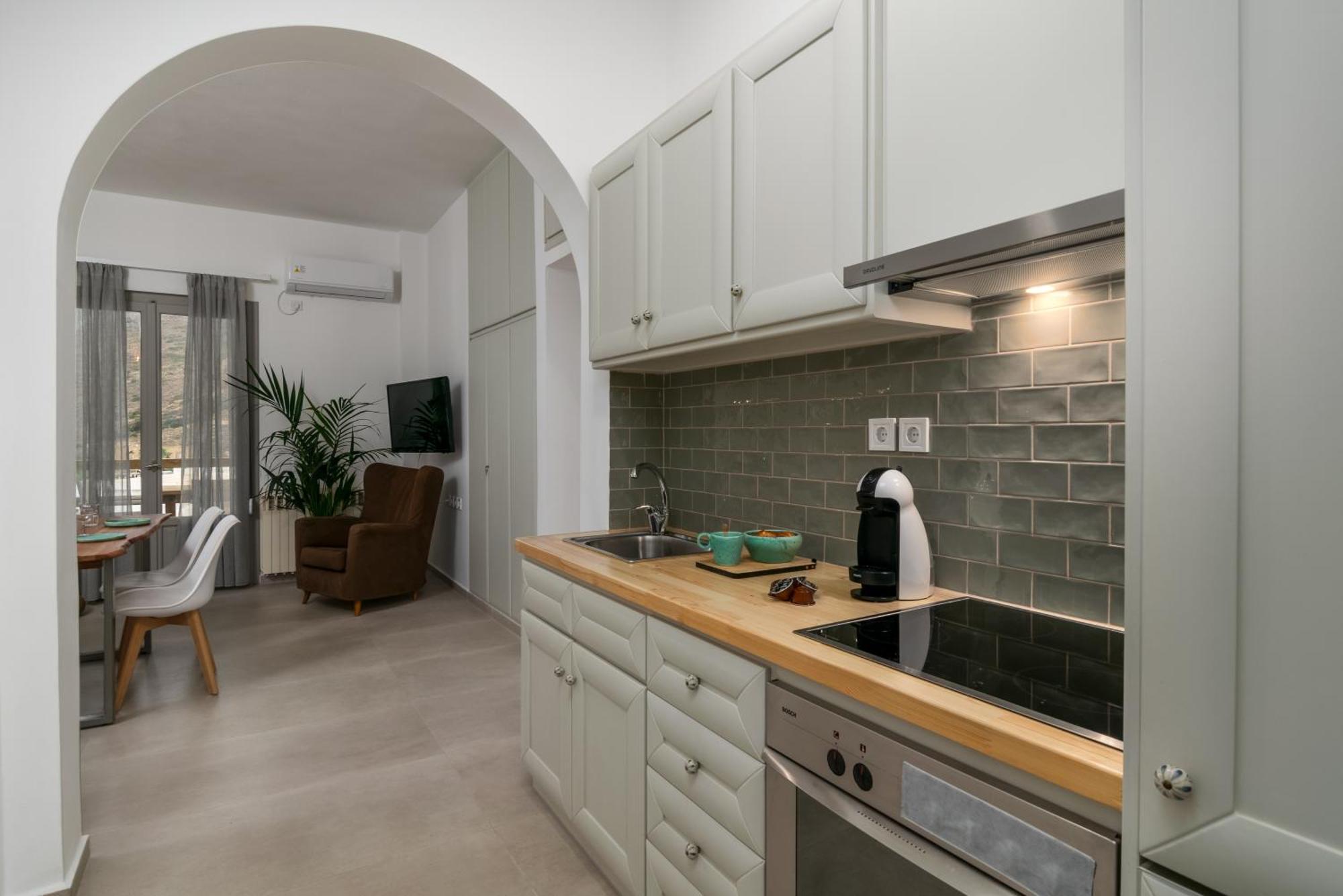Areti'S Milos Guesthouses 아다마스 외부 사진