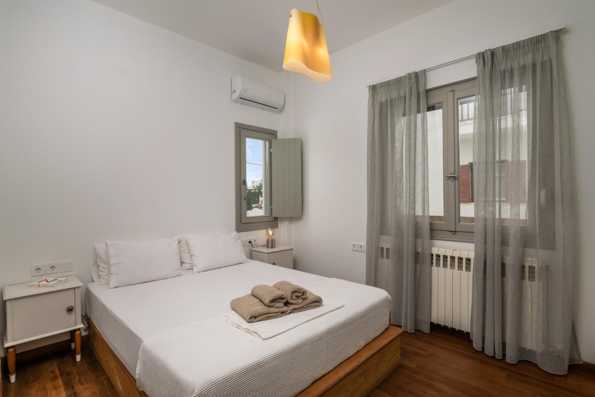 Areti'S Milos Guesthouses 아다마스 외부 사진